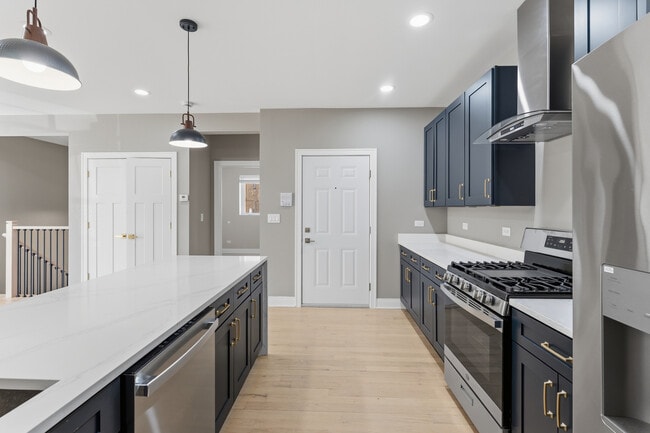 Photo - 7428 N Rogers Ave Unit 1S