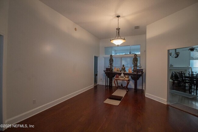 Photo - 8146 Leafcrest Dr