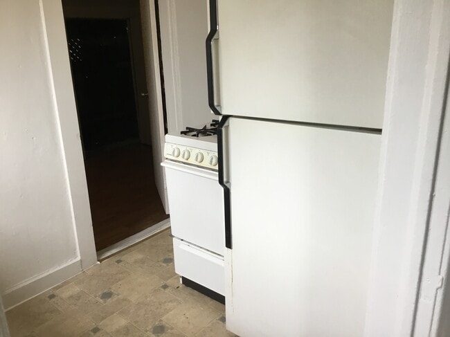 kitchen - 11 Hemstalk ct