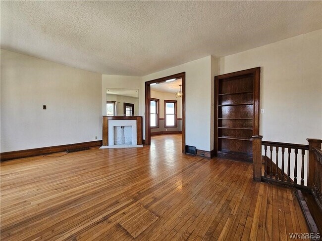 Photo - 891 Richmond Ave