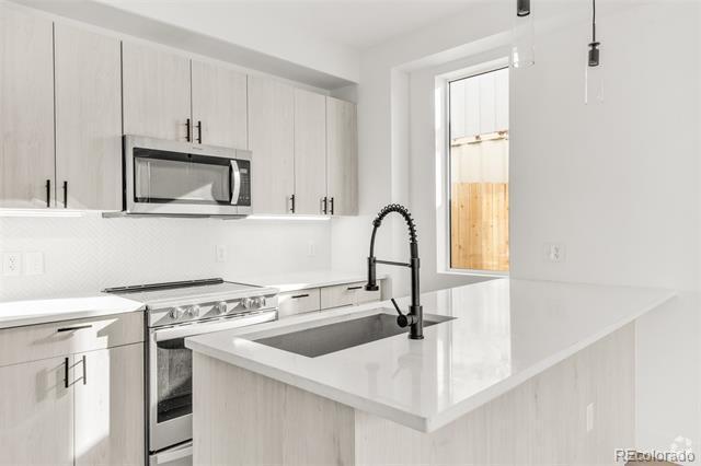 Building Photo - 2312 S Delaware St Unit 2 Rental