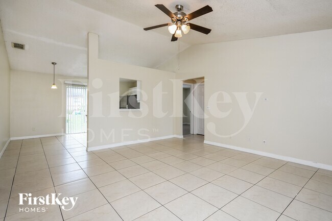 Photo - 646 Crane Dr