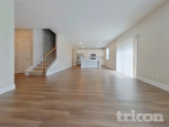 Photo - 93 Leyland Ct