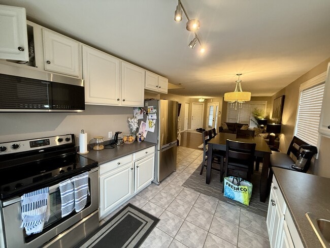 Photo - 3572 Caribou Crescent