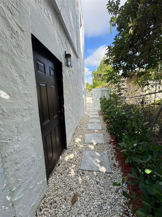 Photo - 4028 SW 11th St Unit 1