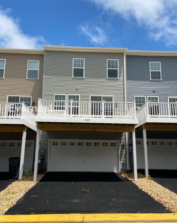 Photo - 1809 Noyack Ln