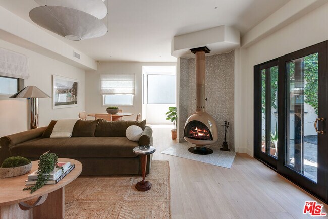 Photo - 8754 Dorrington Ave
