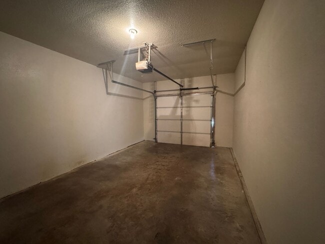 Photo - 3 Bed 2 Bath Duplex To Include Single Car ...