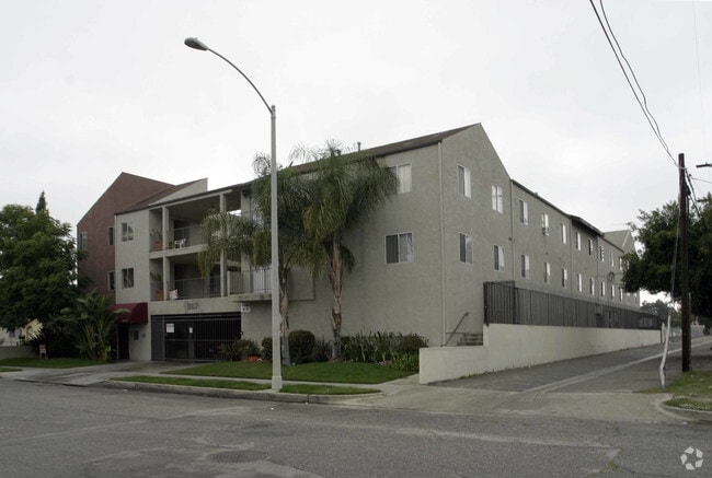 White Street Apartments - White Street Apartments