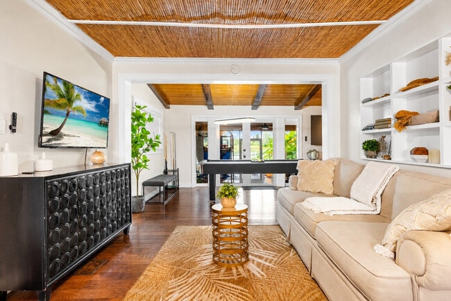 Photo - 303 Lang Rd Unit SI ID1495041P