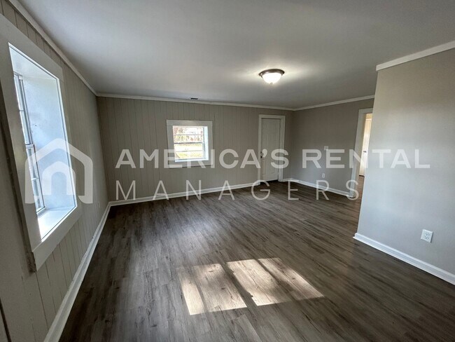 Photo - MOVE IN SPECIAL!!! - Home for rent in Adamsville! - Sign a lease by 5/15/26 to get ONE MONTH FREE!!!