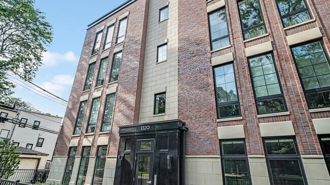 Photo - 1320 W Lexington St Unidad 1W Rental