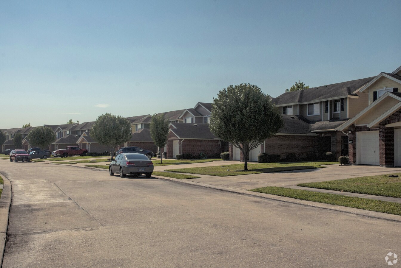 Coronado Townhomes - Coronado Townhomes