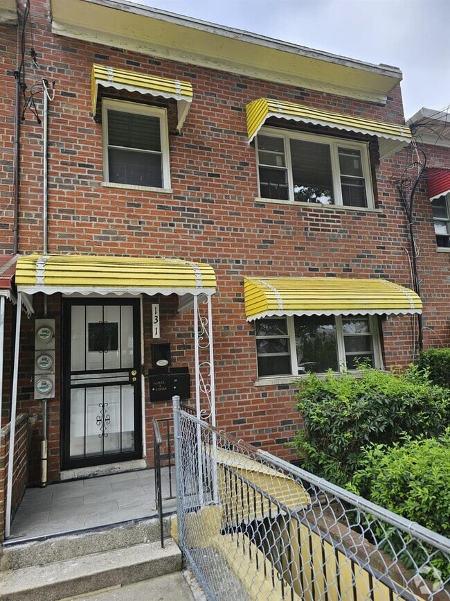 Building Photo - 131 S 14th Ave Unit 2 Rental