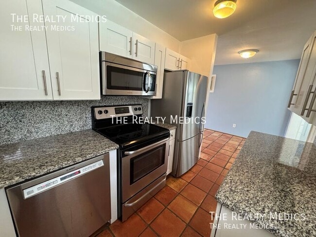 Photo - 619 Santa Fe Ln