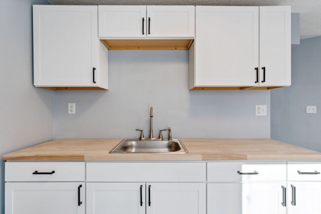 Photo - 361 S Harris Ave