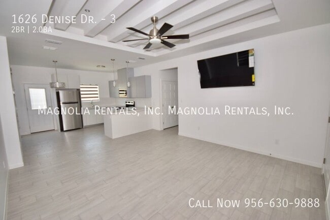 Photo - 1626 W Denise Dr Unit 3