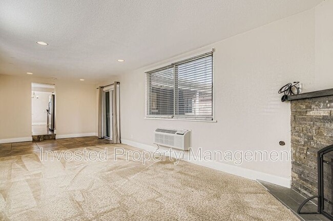 Photo - 2400 Pontiac St