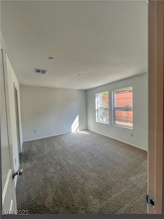 Building Photo - 8683 Luxuriant Ave