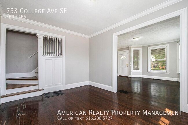 Photo - 753 College Ave SE