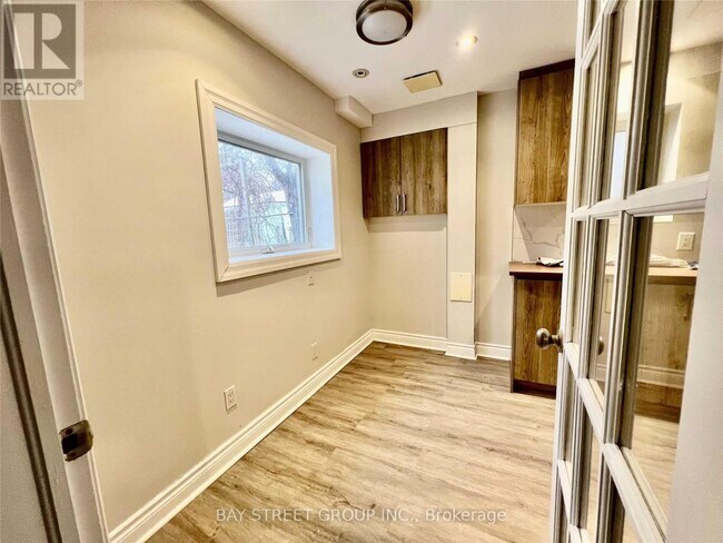 Photo - 316 Willowdale Ave