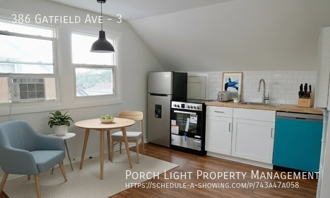 Building Photo - Renovated 1 Bedroom Loft - Lots of Natural Light - Brand New Upgrades Unit 3