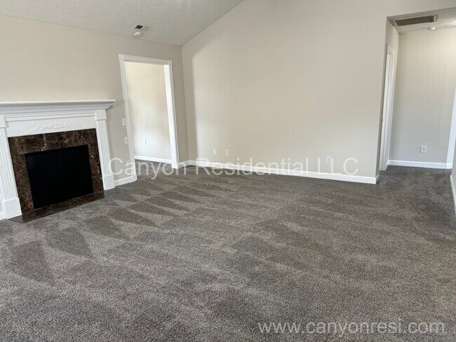 Photo - 204 Truman Dr