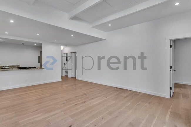 Photo - 1242 Francisco St