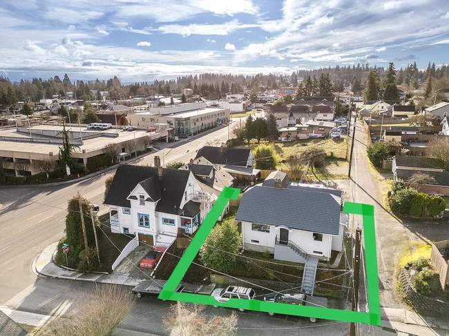 Photo - Charming Everett Home on a Peaceful Corner Lot!