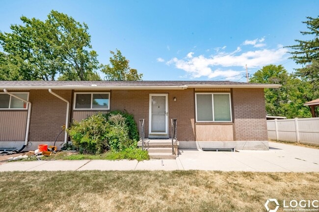 Building Photo - 3377 S 2410 E Unit B