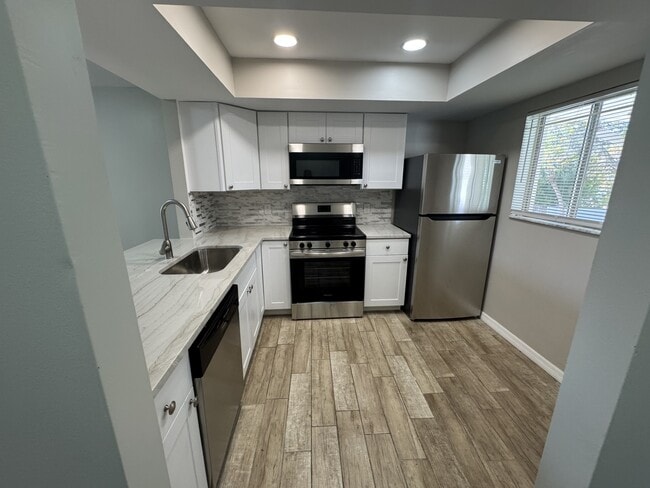 Photo - 3602 Beneva Rd Unidad BV 405