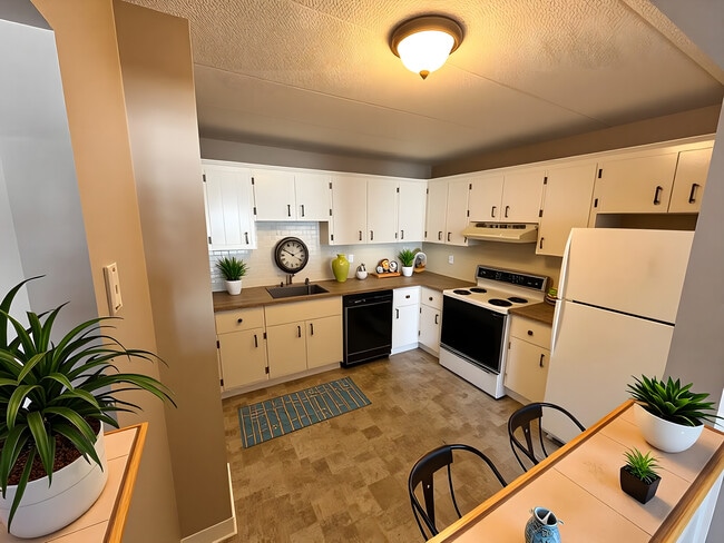 Building Photo - 43-51 Albion Unit A1