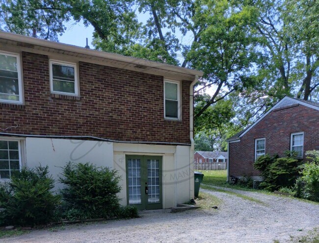 Photo - Cozy Garden Apartment in Donelson with a Spring Special! Unit McGavock Pike 250 B
