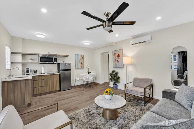 Building Photo - 3020 Seville St