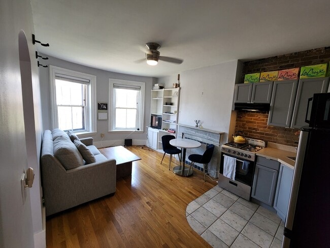Photo - 154 W Concord St Unidad 3A Rental
