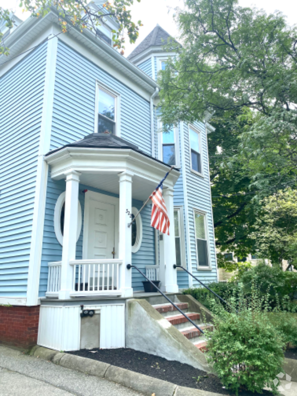 Building Photo - 322 Brookline St Unit 4 Rental