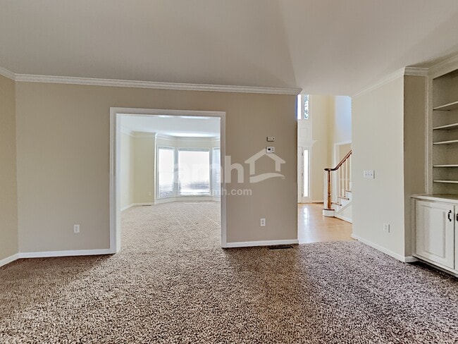 Photo - 708 Braidwood Ridge NW