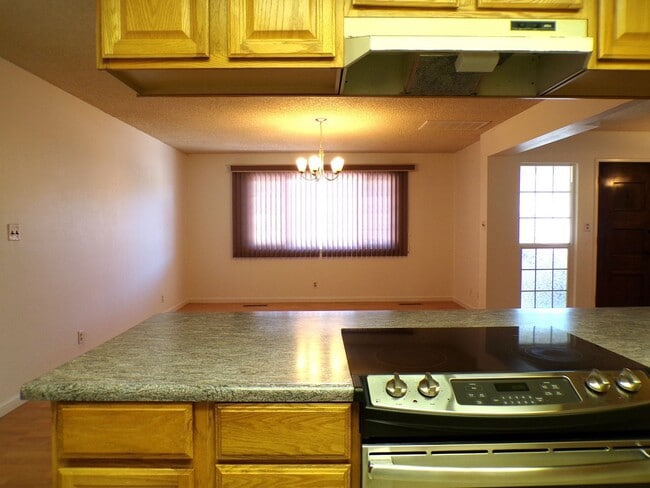 Photo - 1600 Fairington Ln