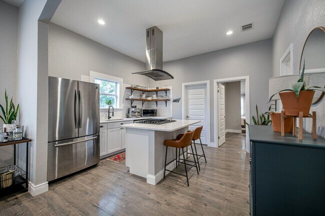 Photo - 112 Dreiss St