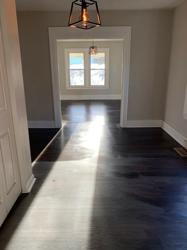 Photo - 1512 8th St SE