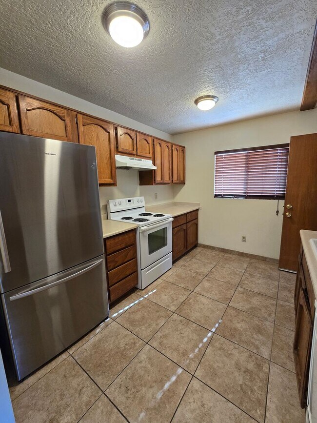 Photo - 2 bed, possible 3rd in wonderful neighborhood
