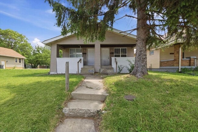Building Photo - 37-37 S Sherman Dr Unit 37 S Sherman Dr