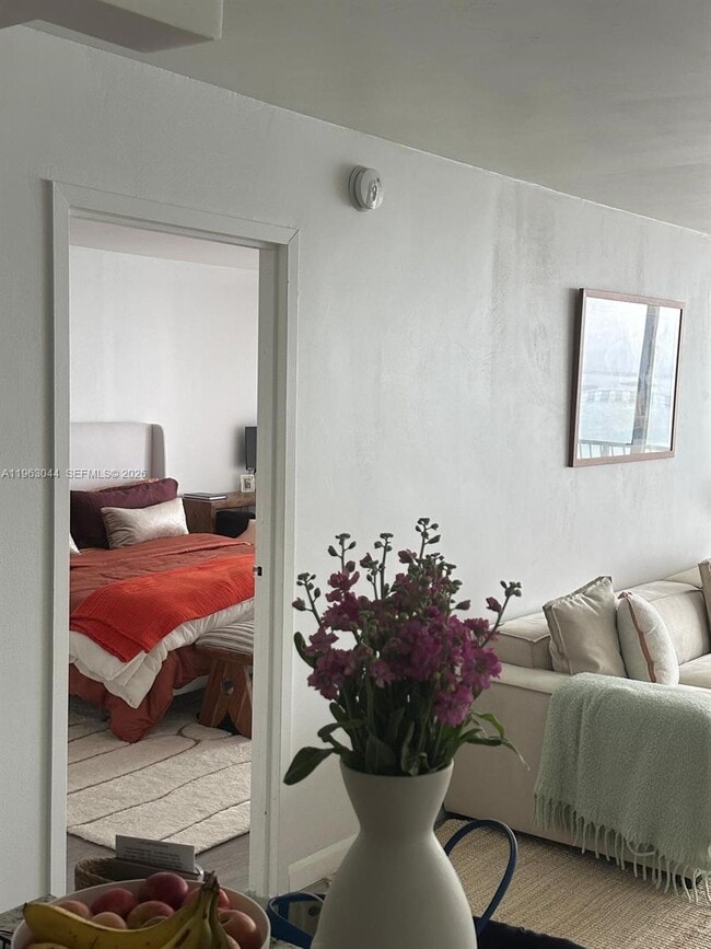 Photo - 555 NE 15th St Unidad 29G