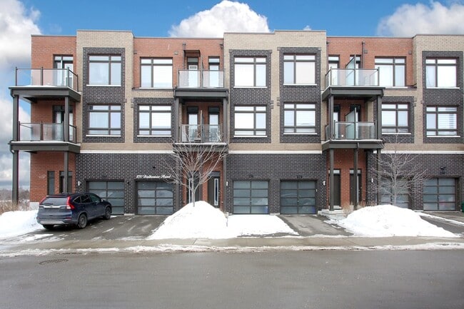 Building Photo - Outstanding 3-Bedroom Townhouse for Rent in Woodbridge