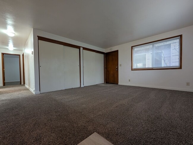 Photo - Open Concept 2-Bedroom, 1-Bath Apartment In Convienient Downtown Location!