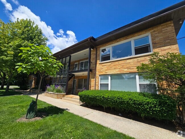Building Photo - 1301 N Harlem Ave Unit 10 Rental
