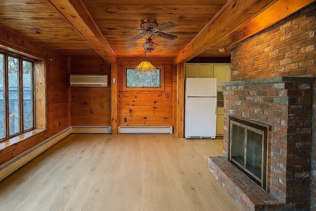 Photo - 27 Carrier Ln