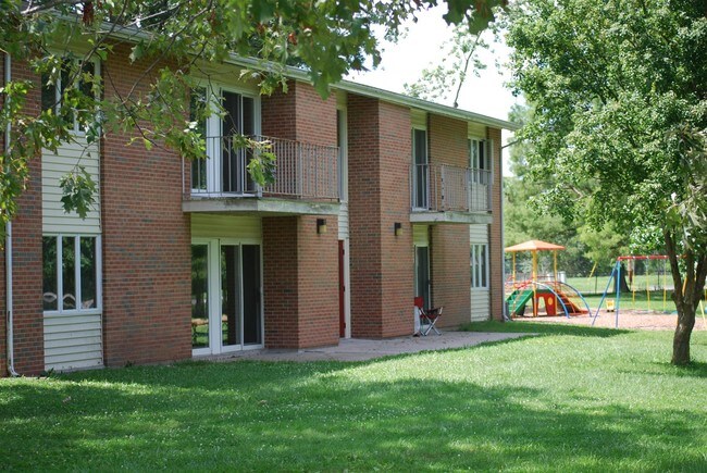 Evergreen Terrace - Evergreen Terrace Apartments