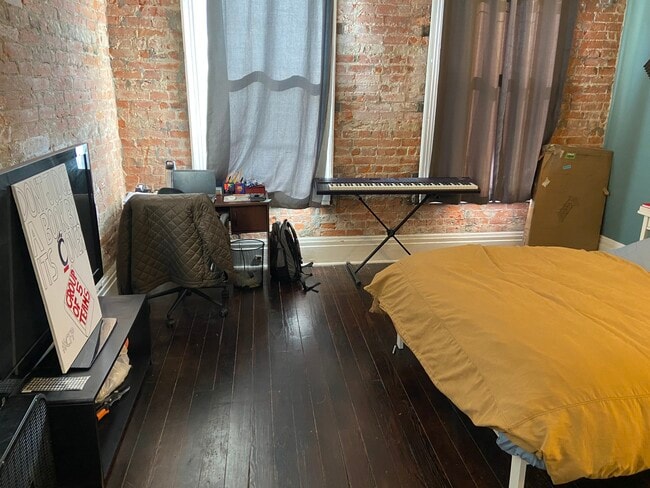 Photo - 256 Warner St