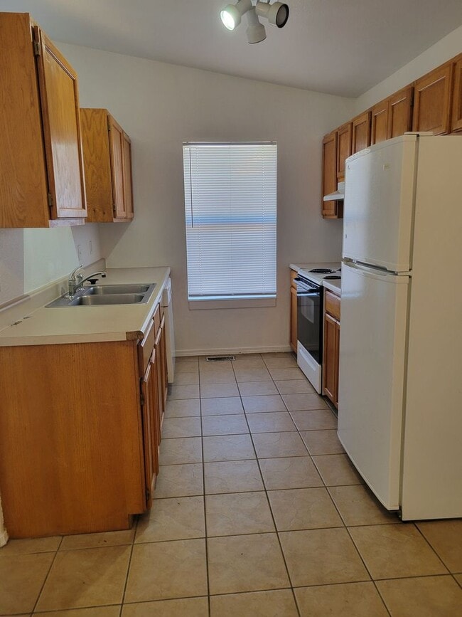 Photo - 4902 Pioneer Rd